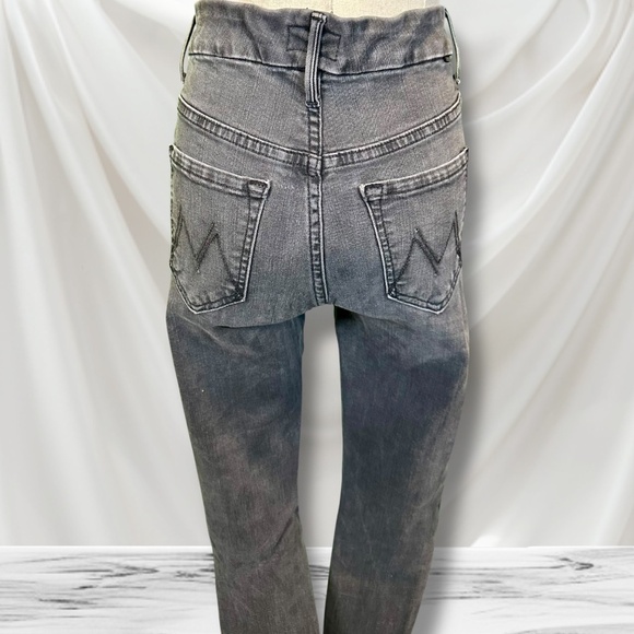 MOTHER Denim 'High Waisted Looker Ankle Fray Jeans' in "Lighting Up Lanterns" 24 - Picture 15 of 16